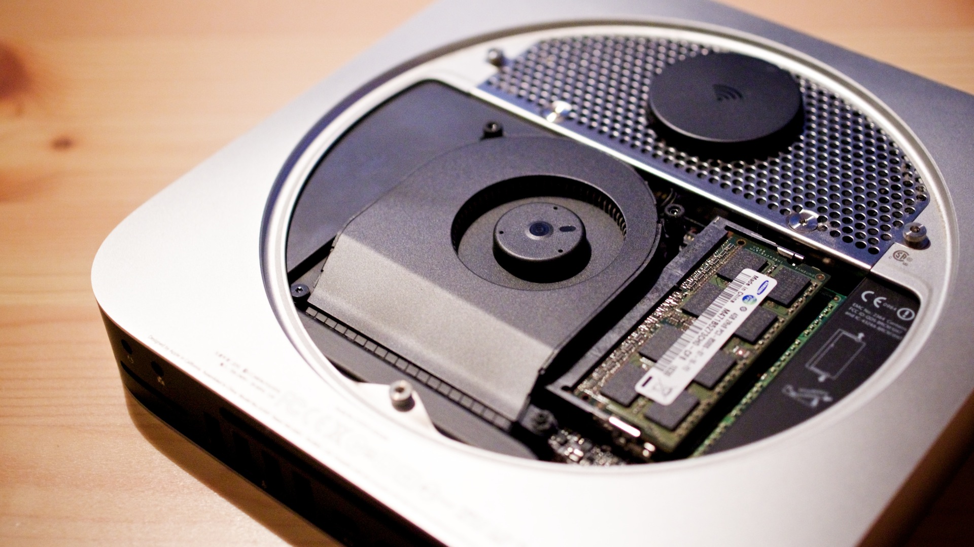 Plextor_M5S_SSD_in_Macmini2010_1120.jpg Plextor M5S SSD in Macmini2010 1120